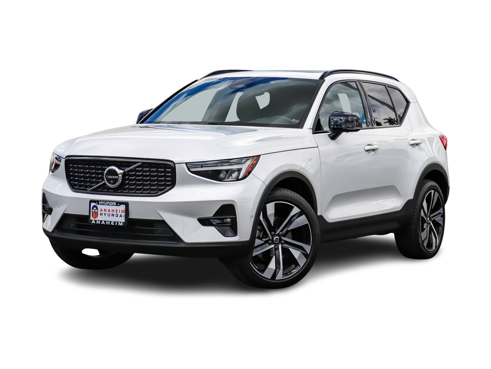 Thumbnail: 2023 Volvo XC40 - 1