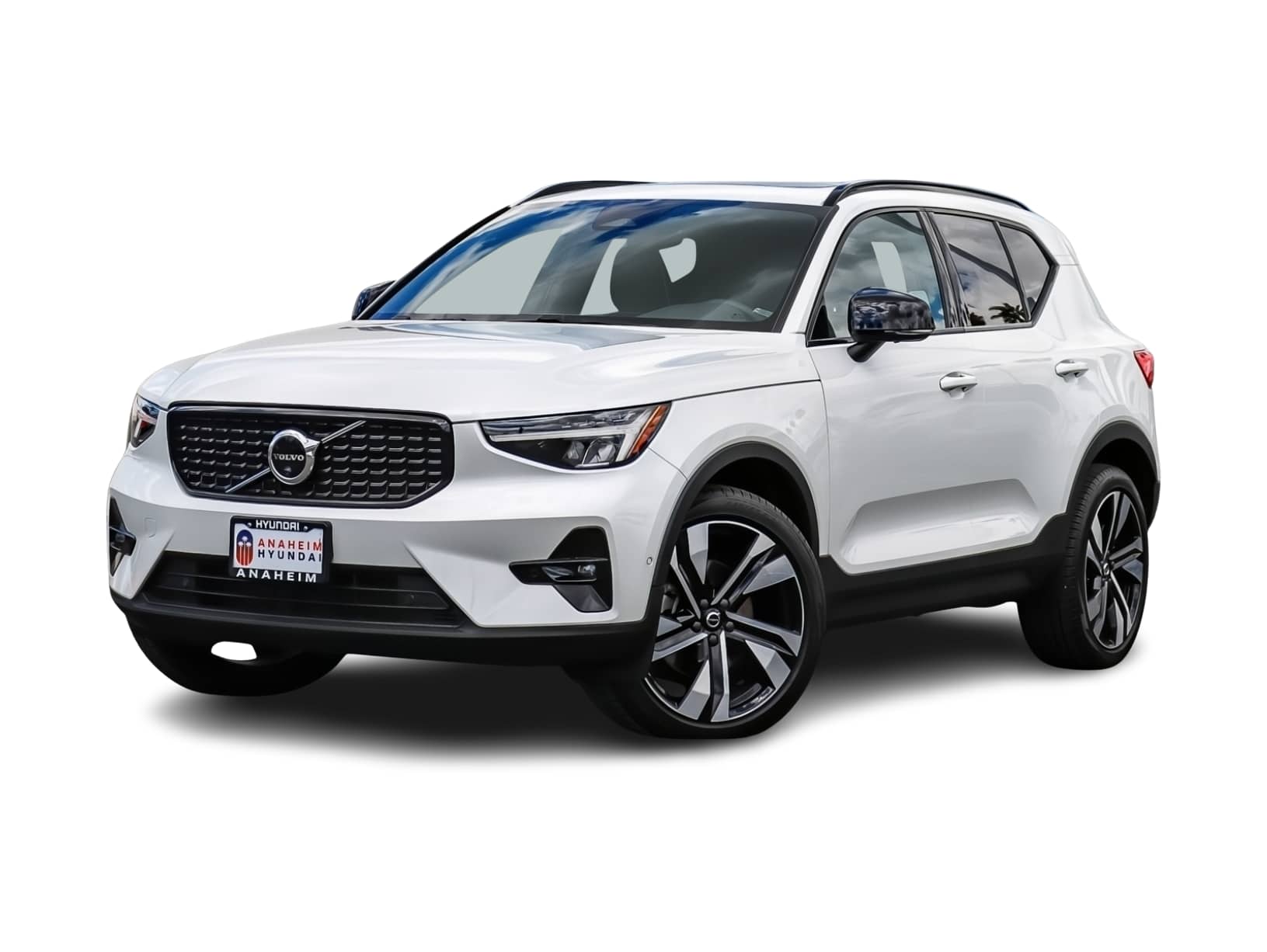 Thumbnail: 2023 Volvo XC40 - 1