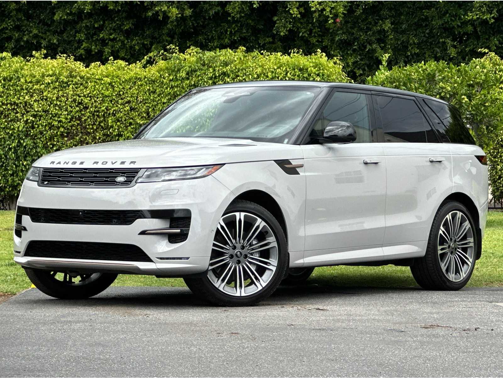2025 Land Rover Range Rover Sport