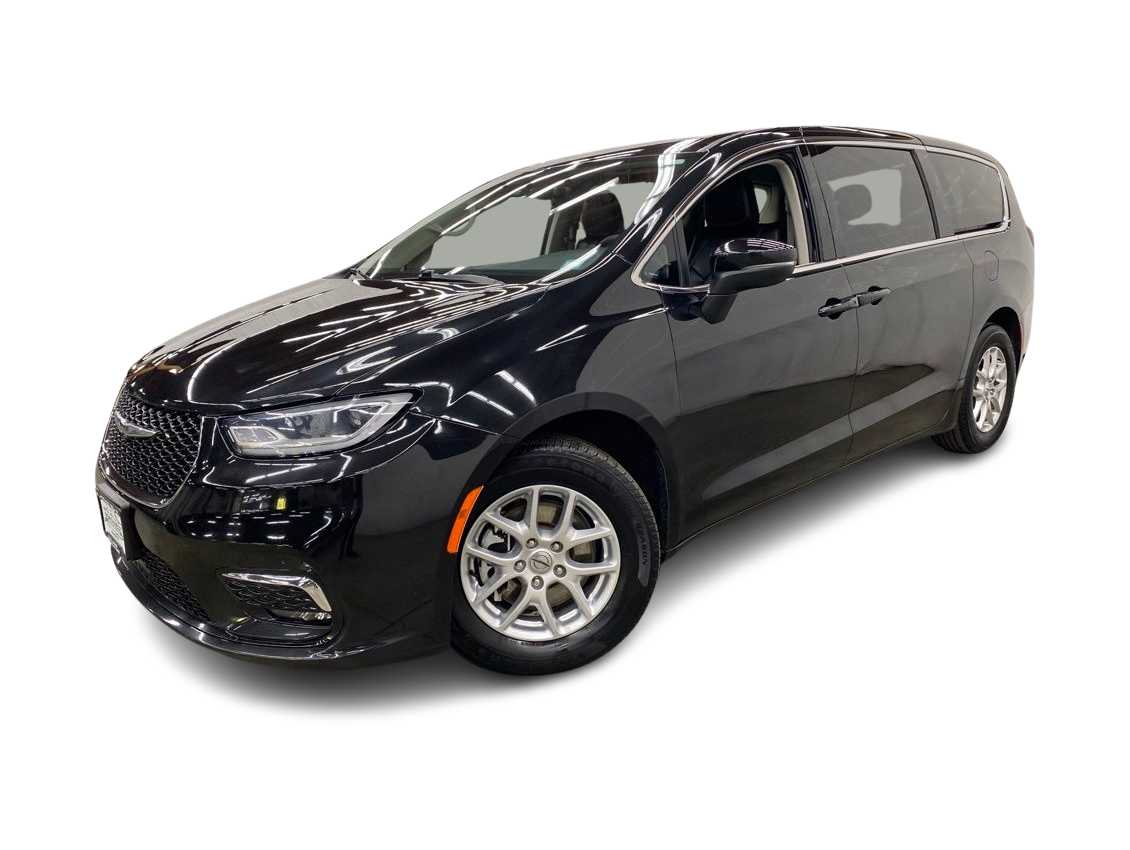 Thumbnail: 2023 Chrysler Pacifica - 1