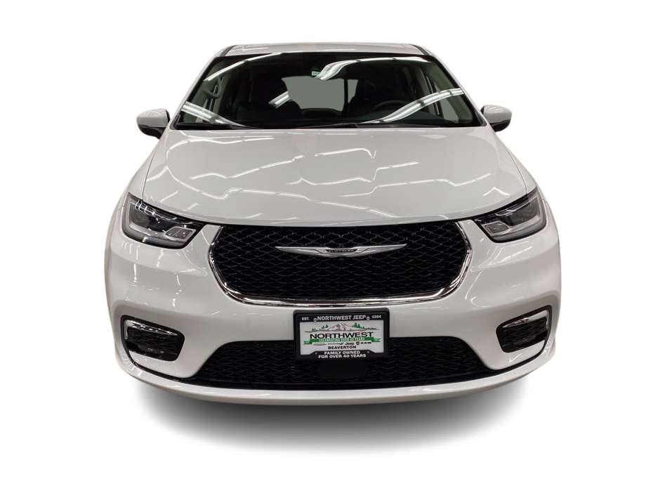 Thumbnail: 2023 Chrysler Pacifica - 1