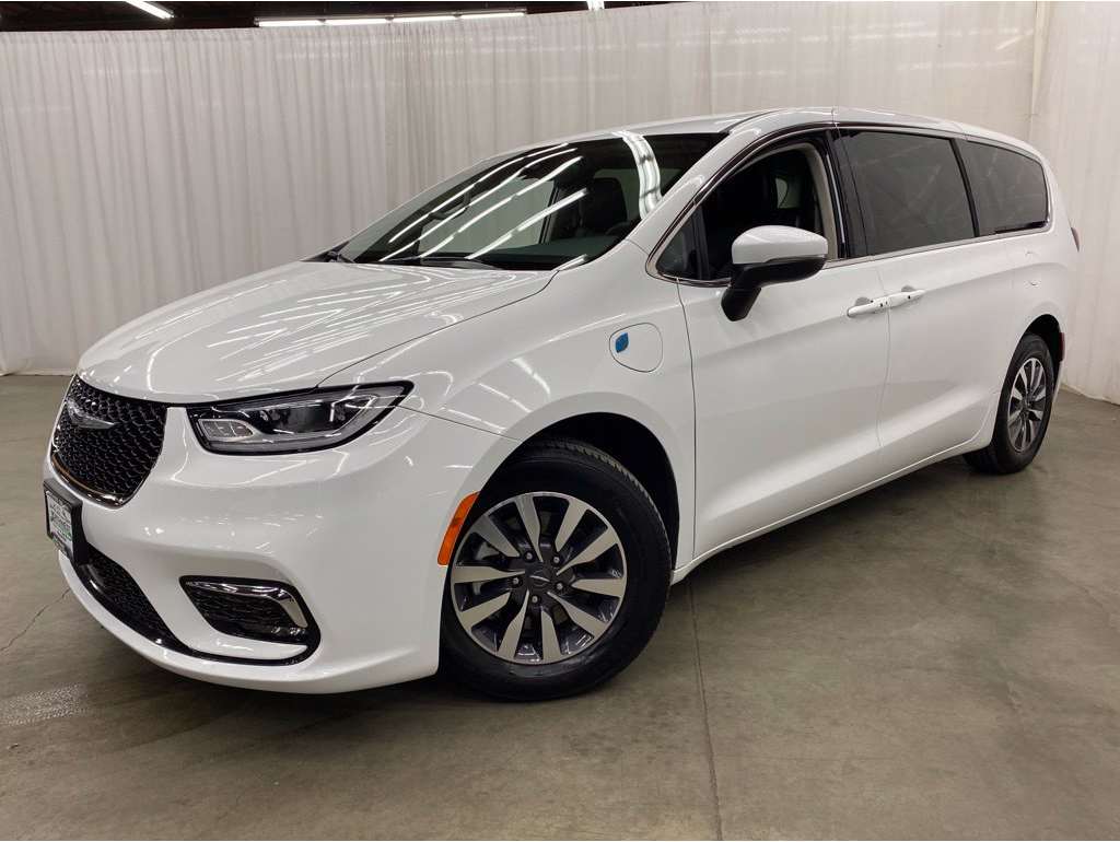 2023 Chrysler Pacifica Hybrid Touring L