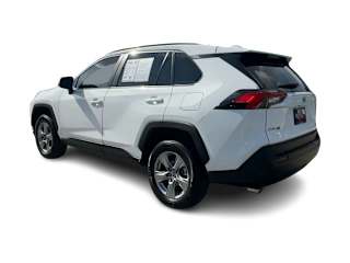 2025 Toyota RAV4 XLE - Photo 10