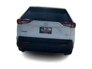 2025 Toyota RAV4 XLE - Photo 11