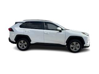 2025 Toyota RAV4 XLE - Photo 28