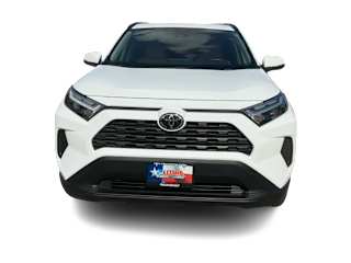 2025 Toyota RAV4 XLE - Photo 12