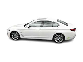 2023 BMW 5 Series 530e - Photo 32