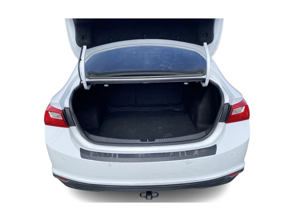Thumbnail: 2017 Chevrolet Malibu - 14