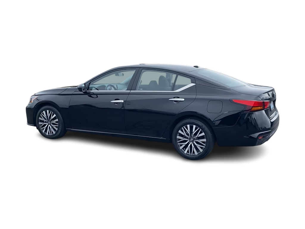 Thumbnail: 2025 Nissan Altima - 16