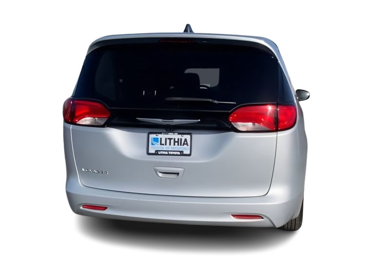 2022 Chrysler Voyager LX 5