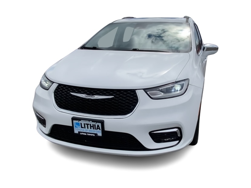 Thumbnail: 2022 Chrysler Pacifica - 4