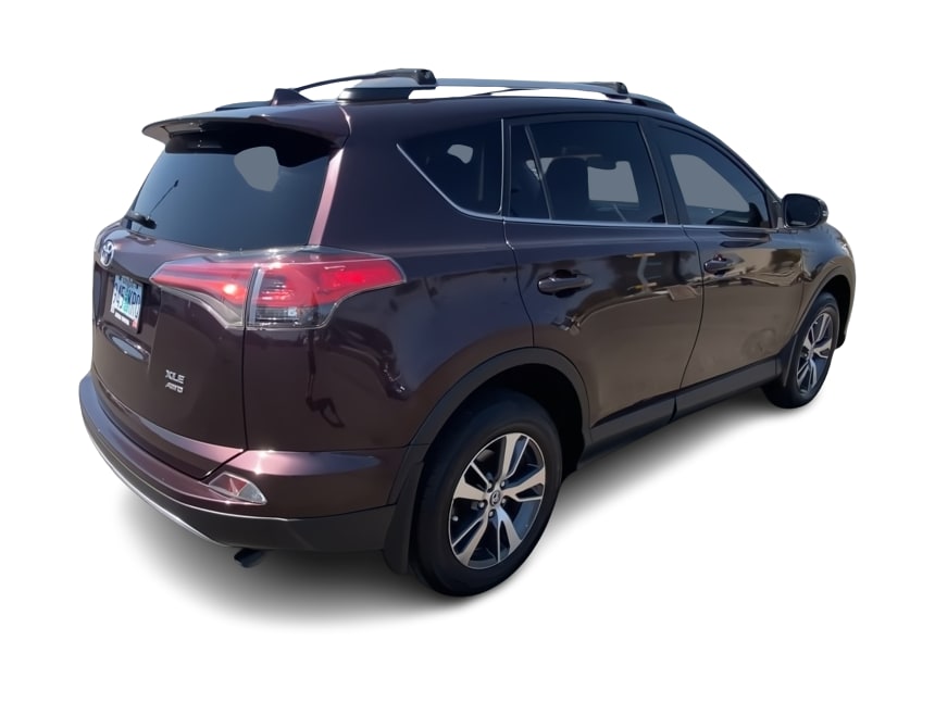 Thumbnail: 2018 Toyota RAV4 - 17