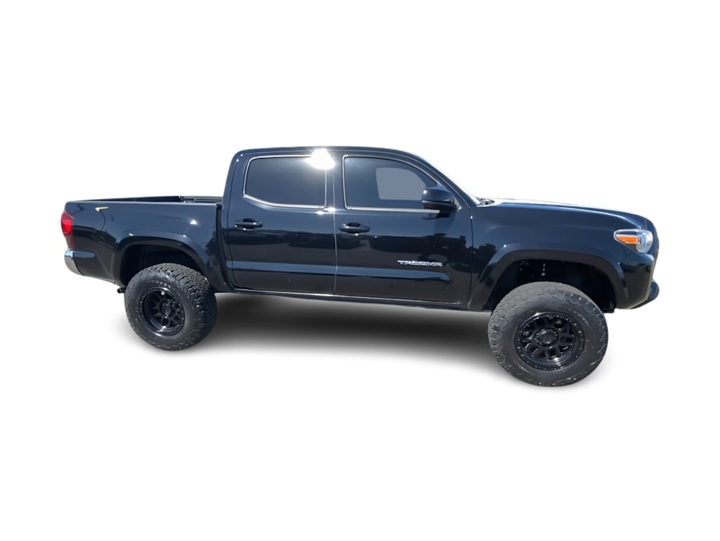 Thumbnail: 2021 Toyota Tacoma - 14