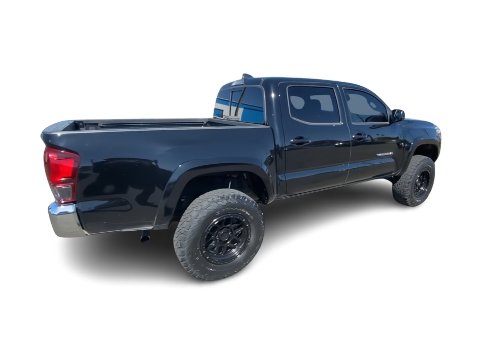 Thumbnail: 2021 Toyota Tacoma - 17