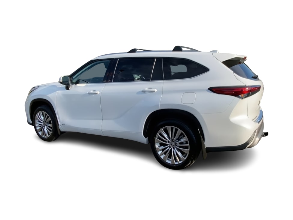 Thumbnail: 2023 Toyota Highlander - 16