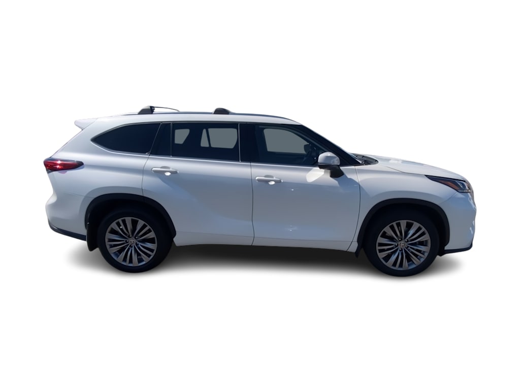 Thumbnail: 2021 Toyota Highlander - 20