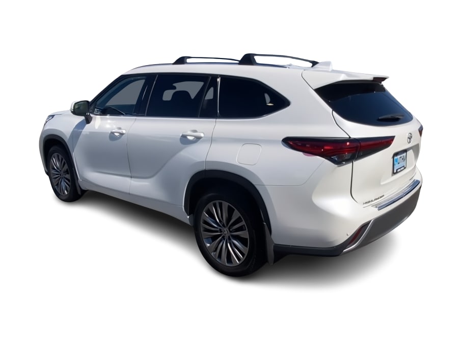 Thumbnail: 2021 Toyota Highlander - 4