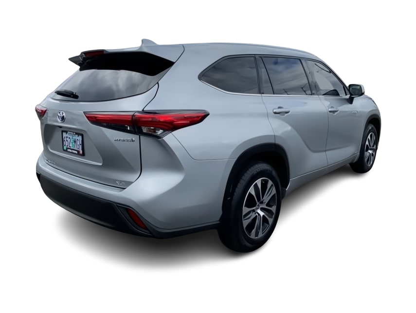 Thumbnail: 2020 Toyota Highlander - 18