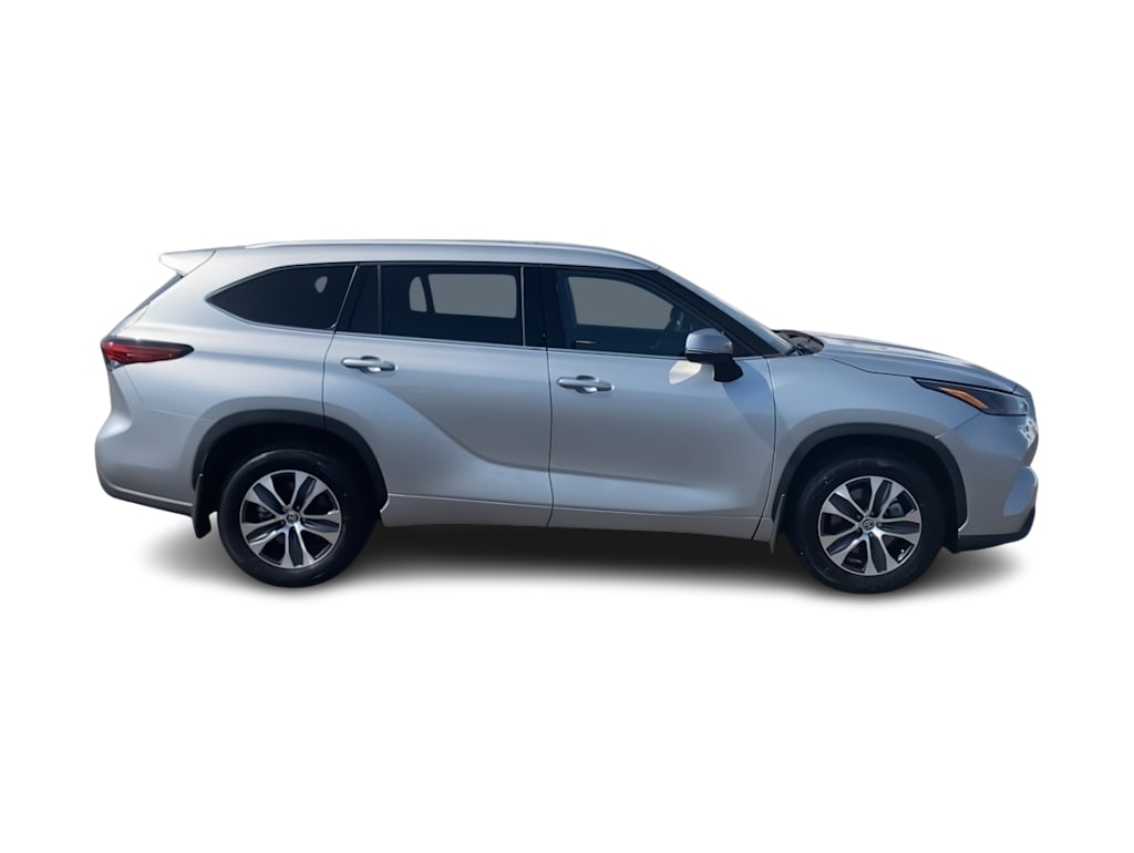 Thumbnail: 2022 Toyota Highlander - 19