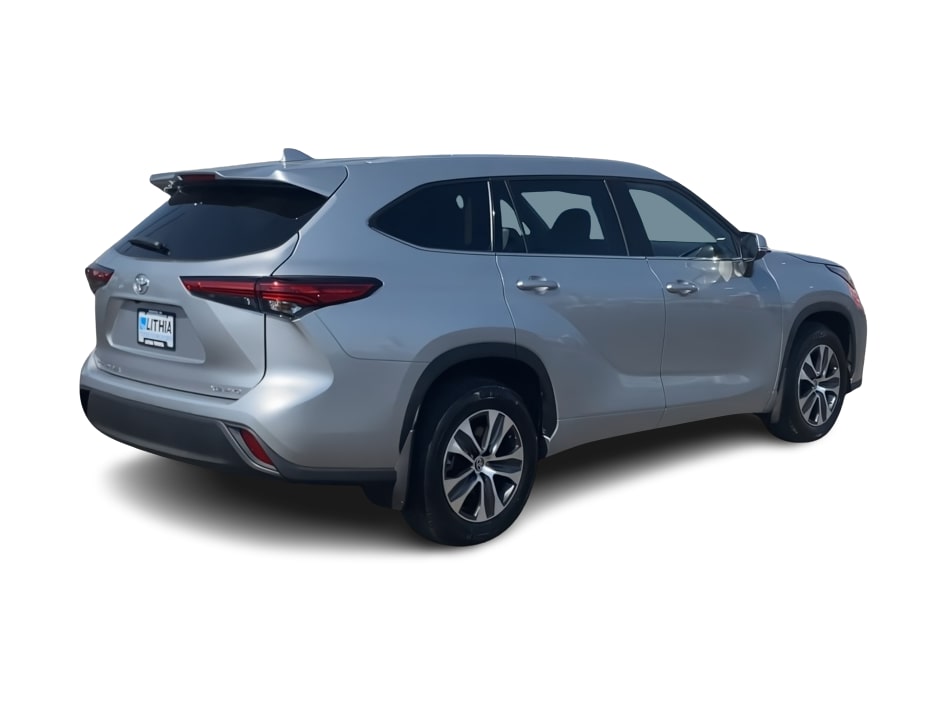 Thumbnail: 2022 Toyota Highlander - 18