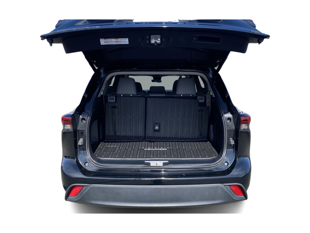 Thumbnail: 2023 Toyota Highlander - 14