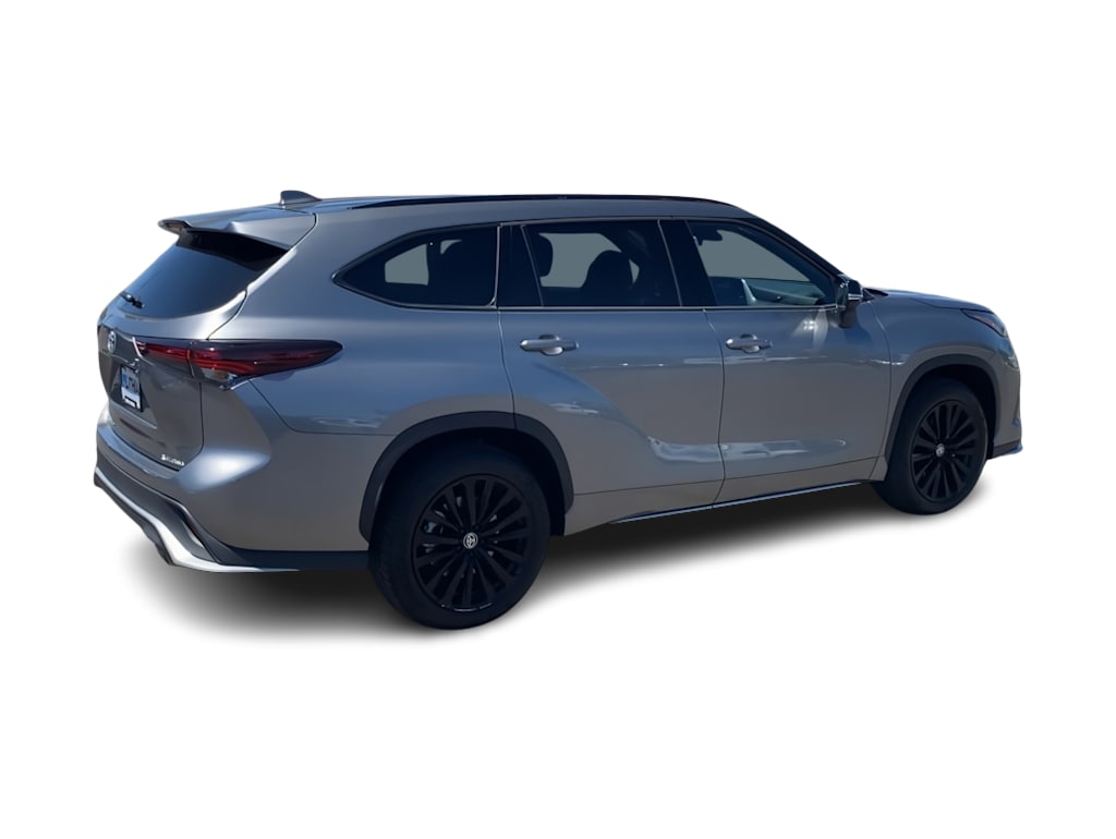 Thumbnail: 2026 Toyota Highlander - 19
