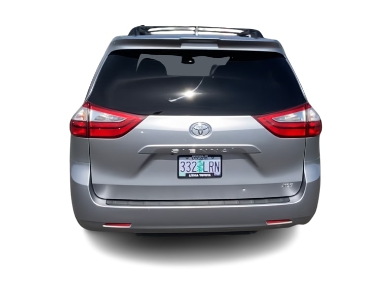 Thumbnail: 2018 Toyota Sienna - 4