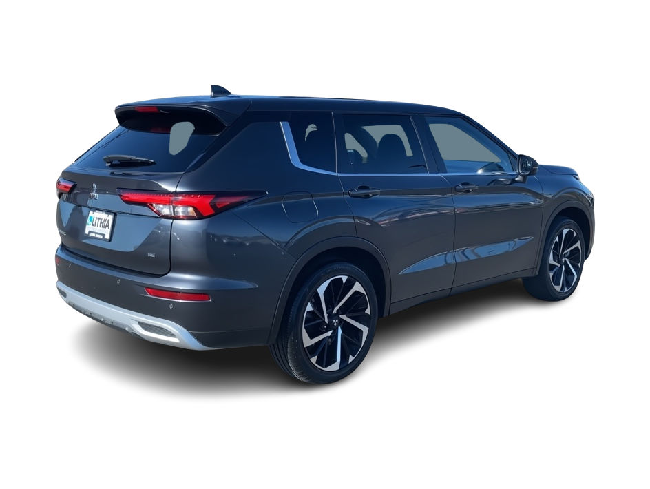 Thumbnail: 2024 Mitsubishi Outlander - 18