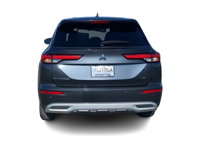 Thumbnail: 2024 Mitsubishi Outlander - 17