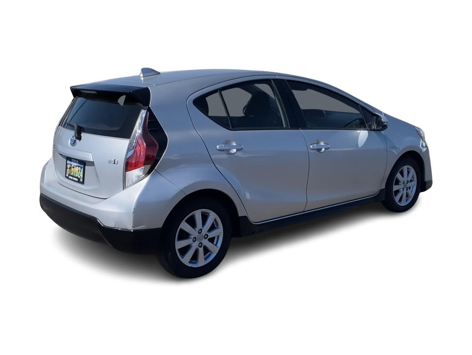Thumbnail: 2017 Toyota Prius c - 18