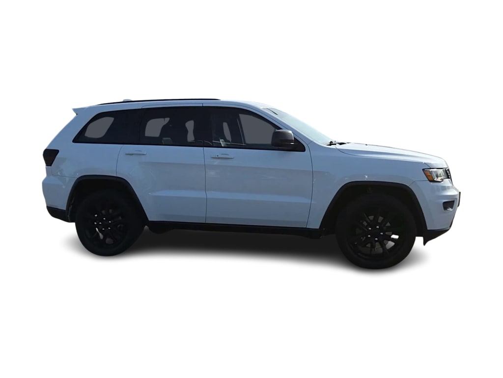 Thumbnail: 2018 Jeep Grand Cherokee - 23