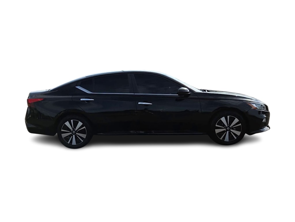 Thumbnail: 2022 Nissan Altima - 21
