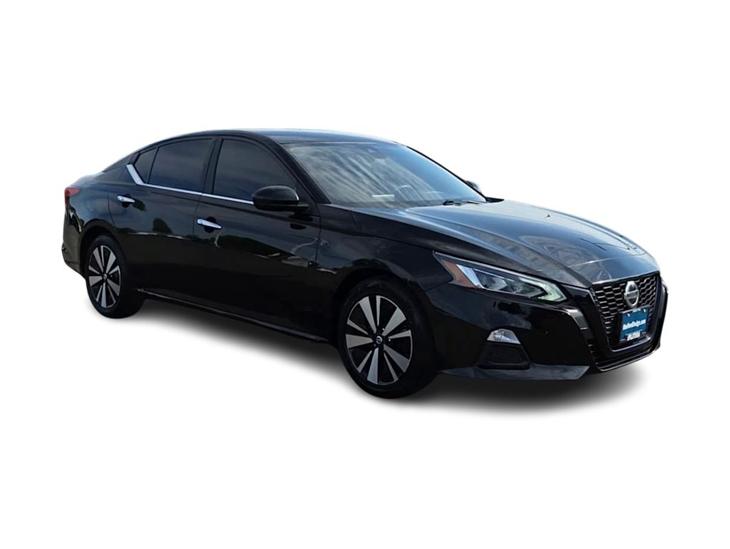 Thumbnail: 2022 Nissan Altima - 18