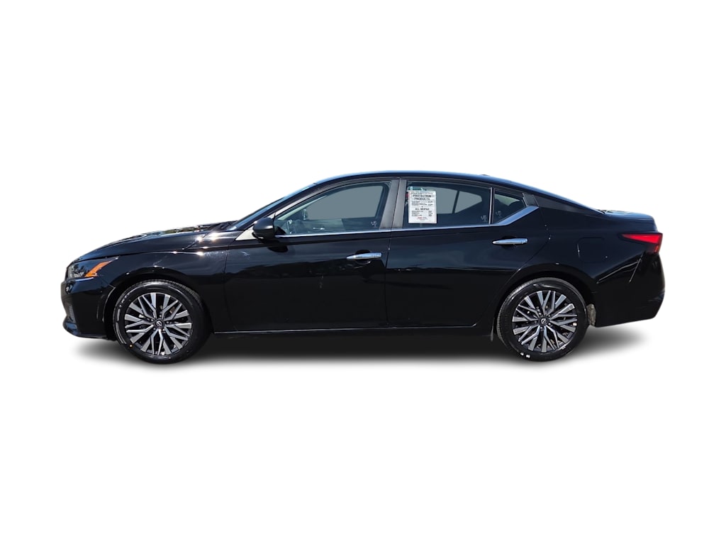 Thumbnail: 2025 Nissan Altima - 25