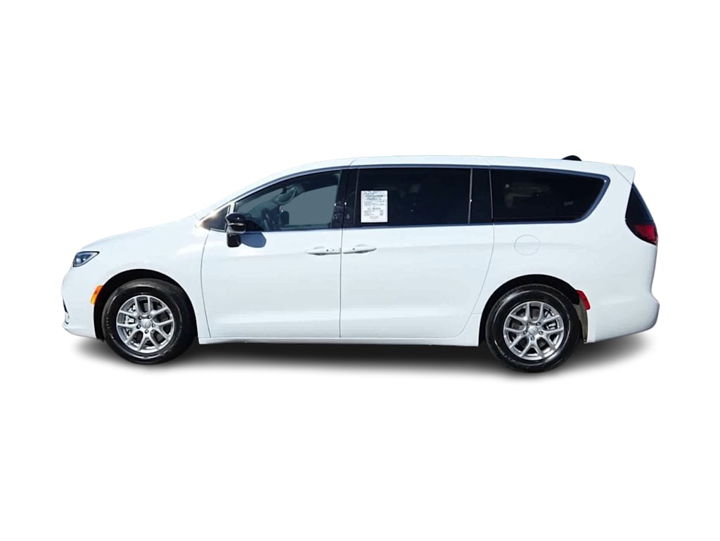 Thumbnail: 2025 Chrysler Pacifica - 3