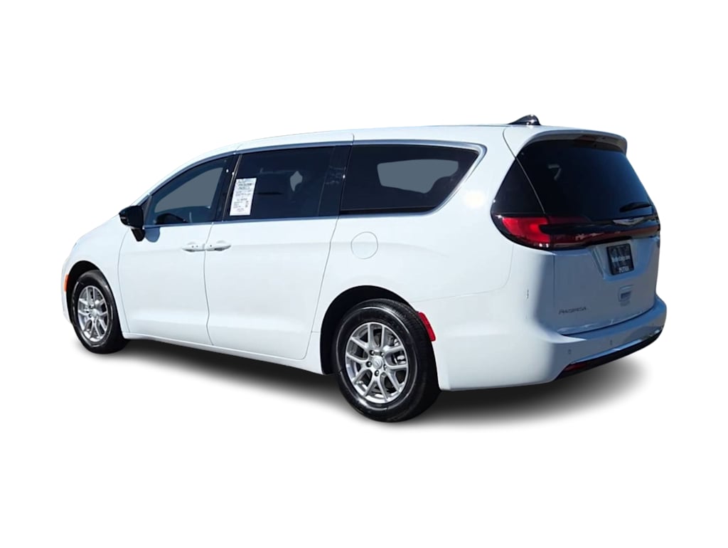 Thumbnail: 2025 Chrysler Pacifica - 4
