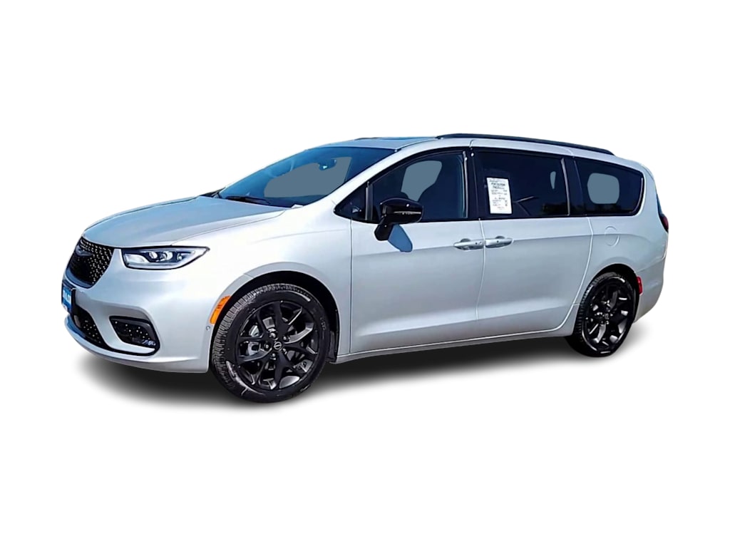 Thumbnail: 2026 Chrysler Pacifica - 3