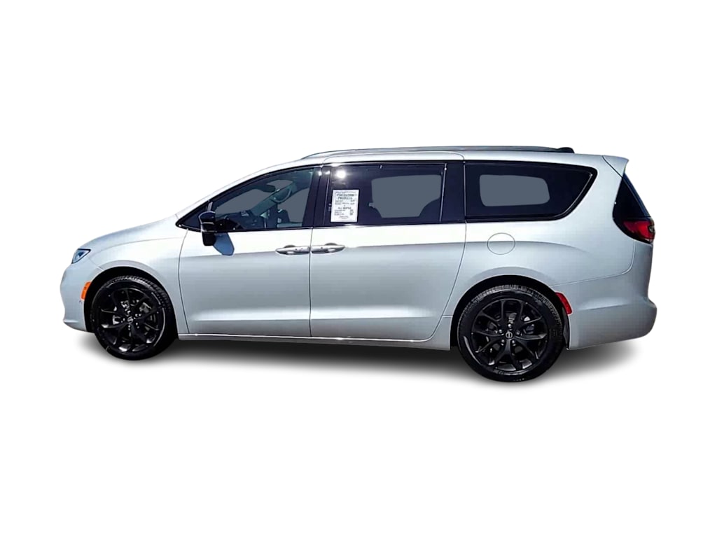Thumbnail: 2026 Chrysler Pacifica - 19