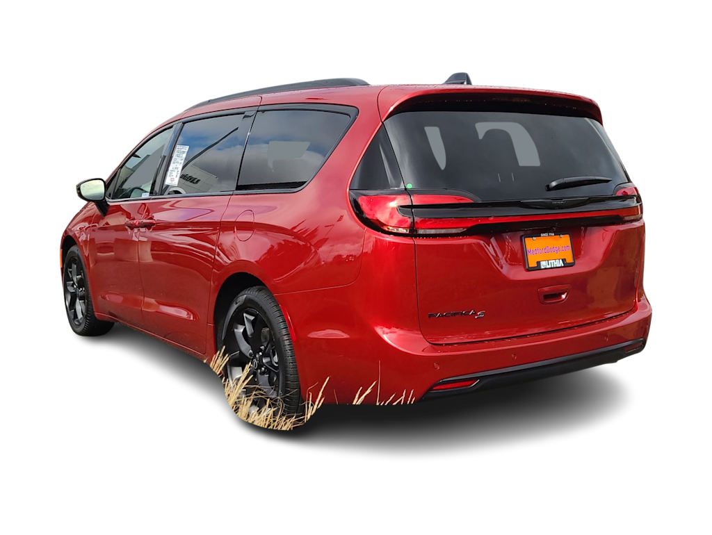 Thumbnail: 2026 Chrysler Pacifica - 4
