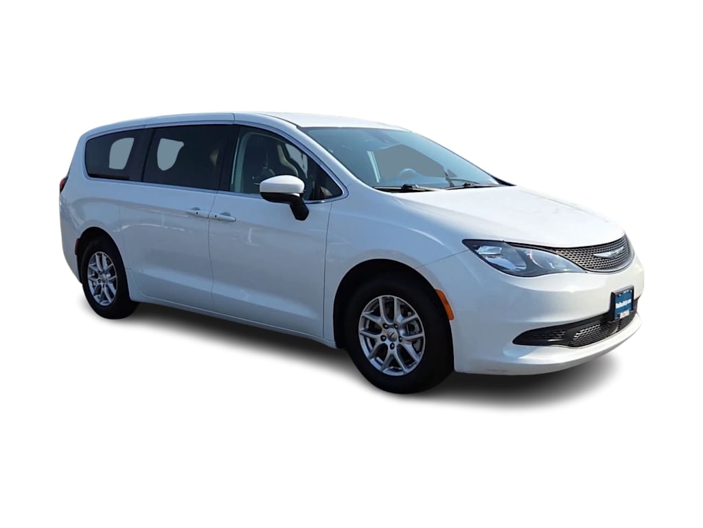 Thumbnail: 2023 Chrysler Voyager - 18