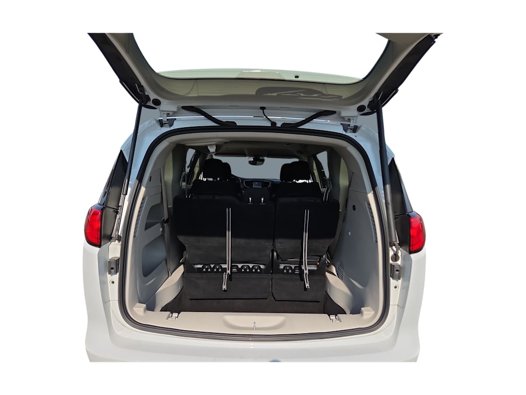 Thumbnail: 2023 Chrysler Voyager - 15