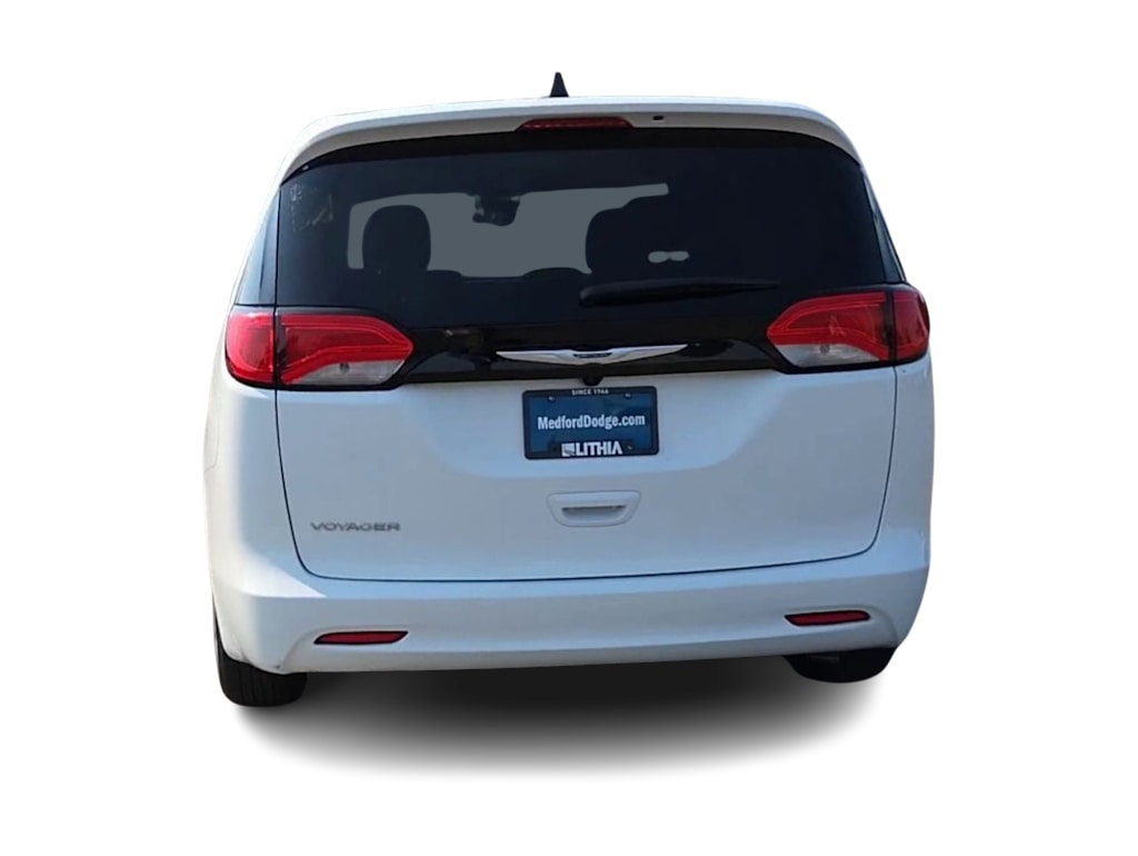Thumbnail: 2023 Chrysler Voyager - 5