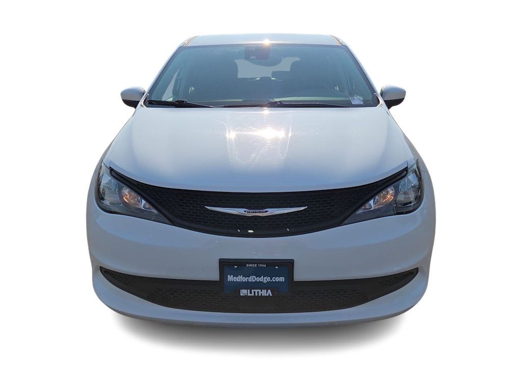 Thumbnail: 2023 Chrysler Voyager - 26