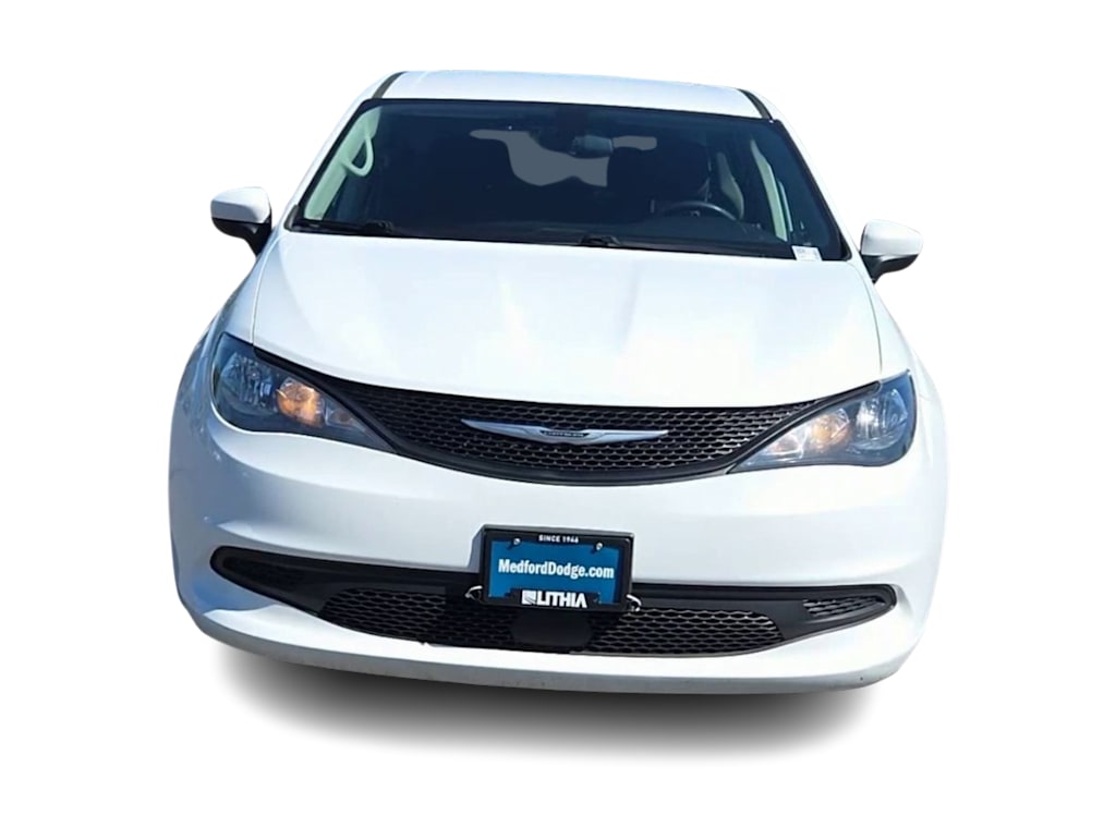 Thumbnail: 2022 Chrysler Voyager - 6