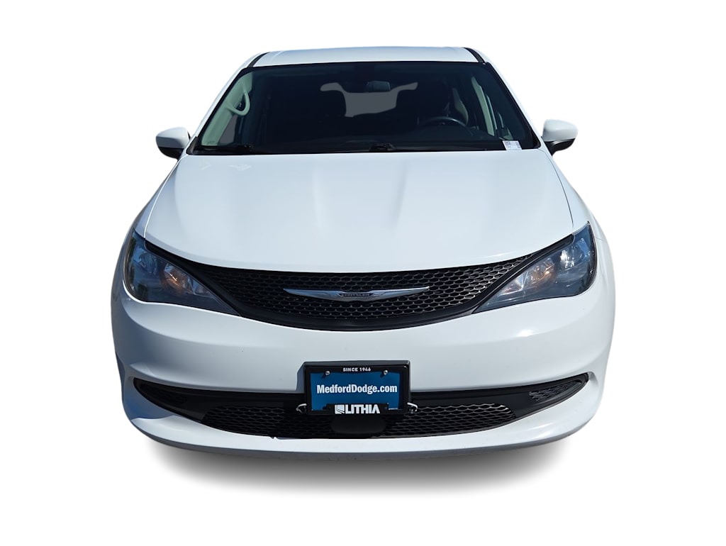 Thumbnail: 2022 Chrysler Voyager - 26