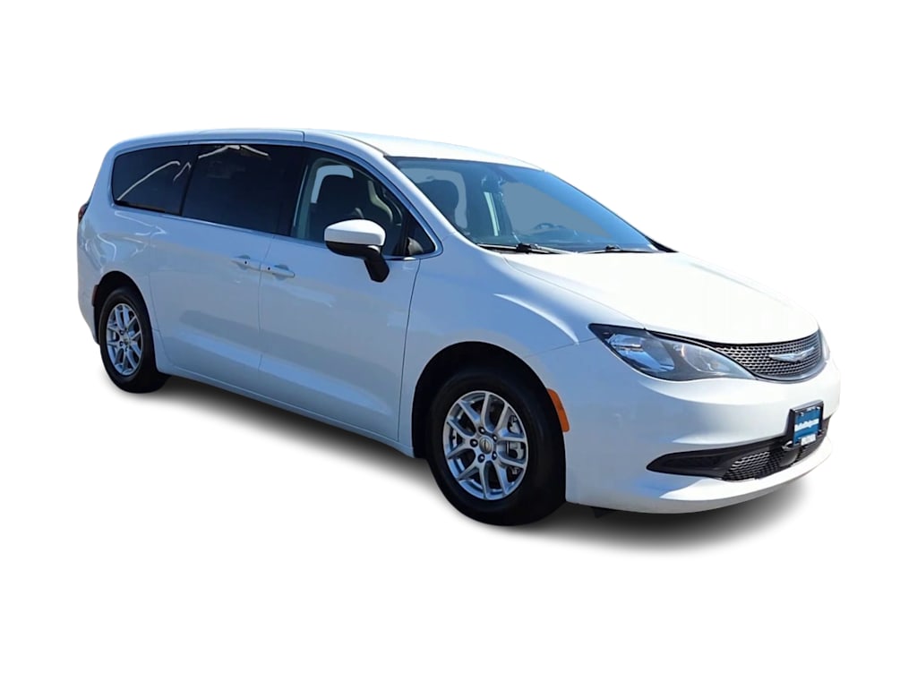 Thumbnail: 2022 Chrysler Voyager - 19