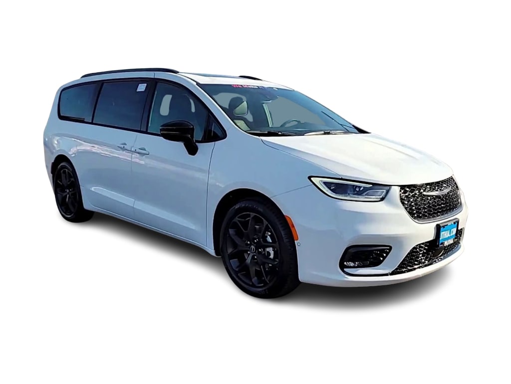 Thumbnail: 2026 Chrysler Pacifica - 18
