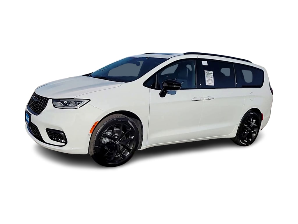 Thumbnail: 2026 Chrysler Pacifica - 3