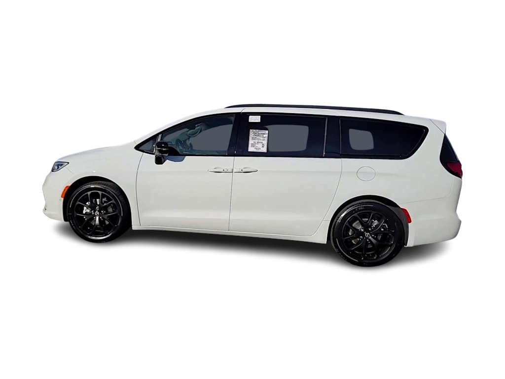 Thumbnail: 2026 Chrysler Pacifica - 19