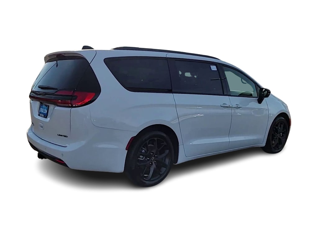 Thumbnail: 2026 Chrysler Pacifica - 20
